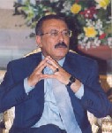 Almotamar Net - President Ali Abdullah Saleh discussed Wednesday with the US, UK, German and Dutch ambassadors mutual cooperation fields in addition to the US and EU support for democracy and development process in Yemen.
President Saleh reviewed the legislative, financial and economic reforms adopted by the government.