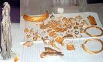 Almotamar Net - The Higher Museums and Manuscripts Authority handed over the National Museum 300 antiquities which security authorities seized from gangs before they managed to smuggle them, said Abdul-Aziz Al-Jendari, curator of the National Museum.