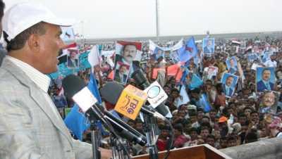 Almotamar Net - AL-HUDEIDAH- Hundreds of thousands of people in al-Hudeidah governorate attended Wednesday the electoral rally of the General Peoples Congress (GPC)s presidential candidate Ali Abdullah Saleh. 