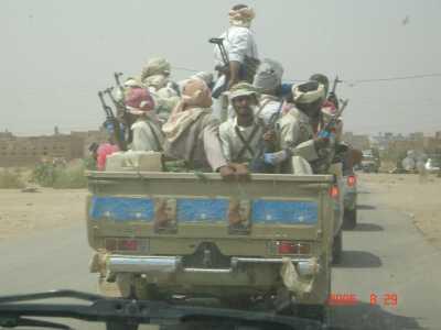 Almotamar Net - TAIZ- Armed men belonging to the Joint Meeting Parties (JMP) killed Wednesday a police officer in constituency No (37), Taiz governorate, and thwarted the voting process there. 