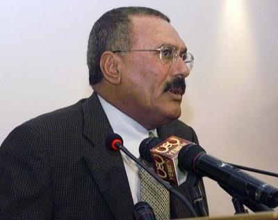 Almotamar Net - ADEN- President Ali Abdullah Saleh Monday warned of price-rigging, affirming the rise in prices is unjustifiable, ordering the government and ministry of trade to take responsibility of any price rises. Saleh also ordered chambers of commerce and industry to hold an emergency meeting in the coming twenty four hours to fix prices and put an end to any price rise. 