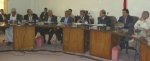 Almotamar Net - SANA�A- The government held on Tuesday a meeting chaired by vice-prime minister and minister of interior Dr. Rashad al-Alemi, and attended by minister of trade as well as a number of tradesmen and representatives from the government. 
