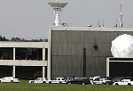 Almotamar Net - HOUSTON (Reuters) - An armed space engineer killed a co-worker he had taken hostage, then himself, in an attack on Friday at NASAs Johnson Space Center. Another hostage, a female co-worker, was found bound with duct tape, but unharmed, police said. 