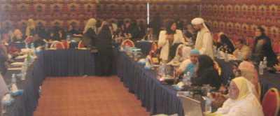 Almotamar Net - Human rights Minister Huda al-Ban called Wednesday on all educational and media institutions in Yemen and the Arab world to take stances supportive to the woman rights in the essential issues and to unveil types of violence directed against the woman. she also called for facilitating impediments blocking the woman rights to political participation in order to establish comprehension of her different issues in addition to improving knowledge of her needs. She also asked for issuing legislations and decisions for her protection and to toughen punishments against practicing family and social violence against her.  

