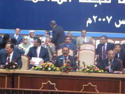 Almotamar Net - President Ali Abdullah Saleh, the leader of the General Peoples Congress (GPC) on Saturday called on all Yemeni political forces for dialogue and absolute transparency and to present what useful solutions they have for the problem of prices away from tumultuous acts. That came in the presidents address opening the second session of the GPC"s permanent committee held in Sanaa today. 