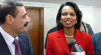 Almotamar Net - BAGHDAD -- Secretary of State Condoleezza Rice arrived in Iraq Tuesday on an unannounced visit, the latest in a string of high-profile attempts at reigniting the countrys stalled reconciliation process after a sharp downturn in violence.