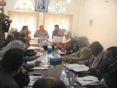 Almotamar Net - Political parties and organisations in Yemen resumed Wednesday their dialogue meeting in Sanaa under chairmanship of the General Peoples Congress (GPC) secretary general Abdulqader Bajammal and the meeting was attended by the minister for affairs of parliament and shoura council Dr Adnan al-Jifri. 