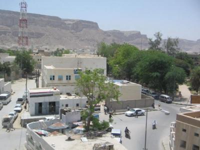 Almotamar Net - The governor of Hadramout Taha Hajir affirmed Wednesday to almotamar.net that no human casualties or material losses happened as a result of an explosion took place close to the wall of Seyoun security administration Tuesday evening. 