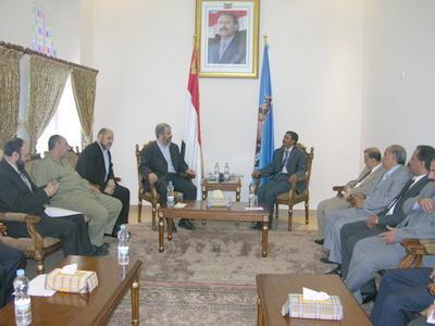 Almotamar Net - Acting Secretary General of the General Peoples Congress (GPC) Abdulrahman al-Akwaa affirmed Monday keenness of Yemens leadership, government and people as well as political parties on the unity of the Palestinian rank as that is the essence for confronting the Israeli occupation and lifting the blockade on the people of Palestine. 