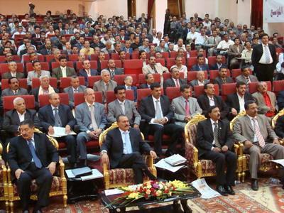 Almotamar Net - The participants in the General Peoples Congress (GPC) media consultative meeting on Tuesday valued the attention paid by President Ali Abdullah Saleh to the media and media men and his patronizing of their consultative meting held today and attended by the President personally as well as his directives to the government and concerned authorities for the implementation of recommendations of the meeting that summed up concerns and aspirations of journalists 