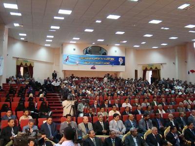 Almotamar Net - Participants in the General Peoples Congress (GPC) media meeting, organised by Information sector of the GPC, called Tuesday for enhancement of democratic, constitutional, legal and professional l practices in Yemen. They said the aim is to stabilize professional and ethical values the serious work for the development of the press and publications in the way coping with developments and development of relations among communication process. 