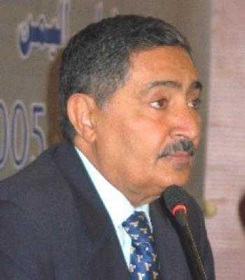 Almotamar Net - Chairman of the Shoura Council Abdulaziz Abdulghani held a meeting with the leadership of the General Peoples Congress (GPC) of Aden at the Ramadan Evening held there on Friday. The meeting was devoted to discussion of several issues of the GPC party and the tangible developments in Aden in all fields especially those connected to construction and development of services and investment projects there. 