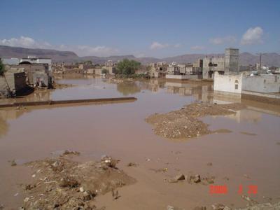 Almotamar Net - President Ali Abdullah Saleh instructed the formation of operations rooms in Mukalla, Seyoun and Mahra for following up rescue and relief operations for providing shelter for the citizens affected by torrents and to follow up repairing damage of road, telephone, electricity and water and other damage caused by torrents. 