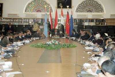 Almotamar Net - President Ali Abdullah Saleh chaired on Monday an expanded consultative meeting for the cabinet, leaderships of local authority, governors and secretaries general of local councils.