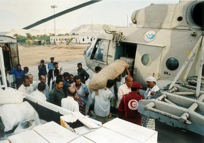 Almotamar Net - Official sources said Monday that directives issued by ranking authorities in the capital mayoralty and all governorates of Yemen for collecting donations in kind of tents , blankets , food stuffs and medicines and to send them to the affected areas in the governorates of Hadramout and Mahara in the eastern part of the country. 