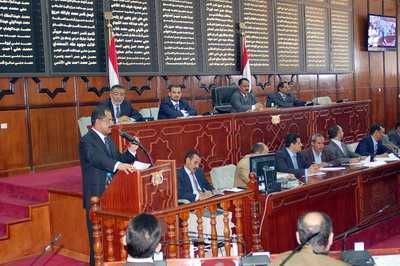 Almotamar Net - The Parliament listened on Wednesday to the government report presented by Premier Ali Mujawar on sequences and first results for natural catastrophe which hit the eastern governorates of Hadrmout and Maharah due to heavy rains and floods. 