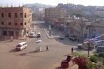Almotamar Net - Security forces in Taiz governorate have captured a person who hurled a bomb on citizens near a market place for selling cattle, east of the city on Tuesday evening, causing the injury of 20 persons 8 of whom seriously wounded. 