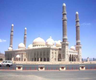 Almotamar Net - President Ali Abdullah Saleh inaugurated on Friday Al-Saleh Mosque officially in the capital Sanaa with the attendance of high-profile Islamic scholars and intellectuals from Arab and Islamic countries