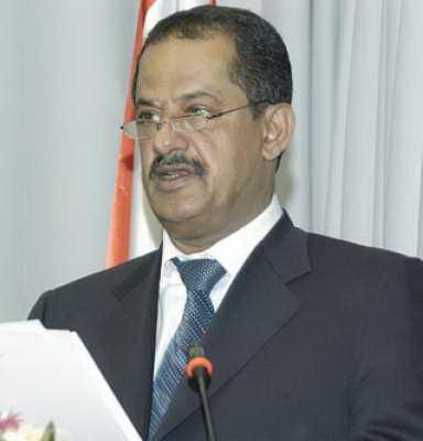 Almotamar Net - Yemen Prime Minister  Dr Ali Mohammed Mujawar affirmed Monday the decision of rationalizing spending the government has taken lately represented a necessity for keeping the situation of the public budget for facing the impact resulting from the global financial crisis and drop in oil prices. The goal is to avoid resorting to foreign borrowings to finance the public budget, pointing out that the decision included more than 35 measures but without touching wages and salaries. 