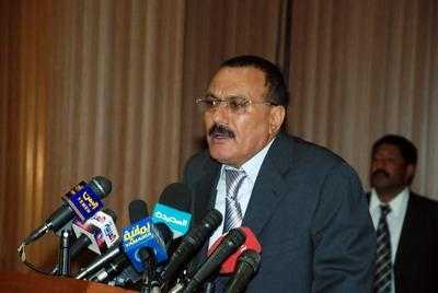 Almotamar Net - President Ali Abdullah Saleh presented Monday to the leaders of the Arab countries attending the Arab Summit  summit of solidarity with the Palestinian people in Gaza presently held in Kuwait a project prepared by Yemen for the establishment of Arab States Union. 