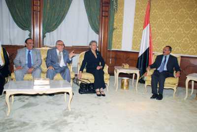 Almotamar Net - President Ali Abdullah Saleh issued directives for speeding up establishing a number of cancer centers in Hadramout, Aden, Hudeidah, Taiz and the Capital Sanaa. 