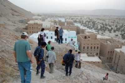 Almotamar Net - Five persons, among them one Yemeni and four Koreans, died of blast of an explosive charge in a mountainous area in Shaba district, Hadramout on Sunday evening. 

