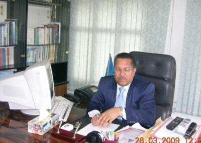 Almotamar Net - Assistant Secretary General at the General Peoples Congress for Information Sector Dr Ahmed Bin Daghr has on Saturday ridiculed prevarications by Haydar al-Attas he made in statements on Friday on the events of Radafan,  which are in fact that some outlaw and constitution violators  elements as well as those arousing seditions and spreading the culture of hatred among the sons of the same people,  had  committed armed aggression on security soldiers while performing their duty  in Radafan area. Those soldiers were working for consolidation of security and stability as well as for providing public peace for the citizens in the area. They were confronting those chaotic elements that tried to make Radafan a seminary for their destructive activities aimed at instigation sedition and to impinge on the national unity in addition to threatening security and stability in a desperate  attempt to turn history back. 