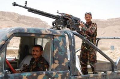 Almotamar Net - Security chief of Lahj governorate General Ali Umeir has on Sunday confirmed the injury of two troops from the General Security at Saturday late night in opening fire on them by some outlaw sabotage elements in Hubeilain area, the district of Radafan of Lahj governorate of Yemen. 