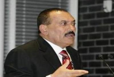 Almotamar Net - President Ali Abdullah Saleh, the Commander in Chief of the armed forces chaired a meeting on Thursday for commanders of military units and directors of defence ministry departments. The meeting was attended by the Vice-President Abid Rabeh Mansour Hadi, the Prime Minister Dr Ali Mohammed Mujawar and a number of officials. 