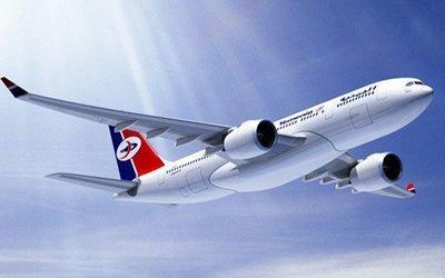 Almotamar Net - Searchers for the debris of a Yemeni jetliner which crashed into the Indian Ocean on Tuesday have recovered some pieces of the airplane, Yemeni officials said Friday. 