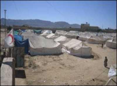 Almotamar Net - An official source in Yemen said Monday that concerned government institutions are making arrangements for conveying more relief materials to the migrants who fled the criminal acts by elements of destruction in Saada province, north Yemen. The committees are also to offer facilities for arrival of neural local and international representatives of humanitarian organisations to gatherings of migrants for offering their humanitarian assistance. 