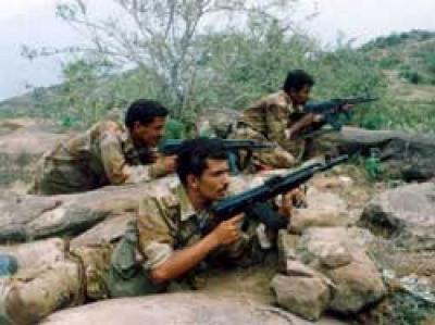 Almotamar Net - A military source has said Monday that armed forces and security men have continued their advance in Al-Malahidh axis and chased remnants of the elements of terror and rebellion in the areas located to the east and north and north-west of Al-Manzala. 
