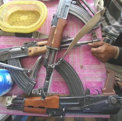 Almotamar Net - Security authorities in Yemen have seized 234 thousand pieces of different types of weapons and thousands of bullets since the beginning of this year 2009 until the 10th of this month, according to the latest statistics issued by security administrations in the provinces. 