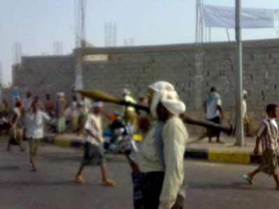 Almotamar Net - The security apparatuses in the governorate of Aden on Monday aborted an attempt by some outlaw elements to hold a festival contradicting the law in the city of Sheikh Othman of Aden governorate. 