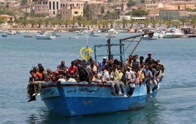 Almotamar Net - Yemen Ministry of Interior said Sunday it had directed coastguard police and security apparatuses in the coastal provinces of closing the main waterways to those infiltrating into the Yemeni territories from the Horn of Africa region. 