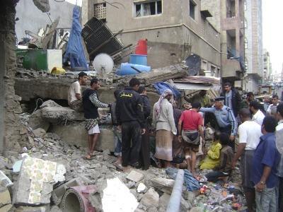 Almotamar Net - Sources have affirmed Tuesday a rise in the victims toll of the explosion that occurred in Al-Masbah area of Taiz province. the latest information is that the killed rose to ten   and eight injured. The sources indicated that among the killed and the injured are 11 women, five men and two children. 
