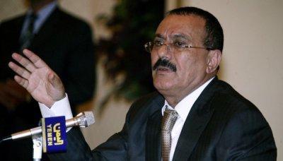 Almotamar Net - President Ali Abdullah Saleh announced Monday building of Saada University in coming future. During his meeting with students of Saada province who are studying now in Sanaa University, President Saleh said that the university would include all academic specialists and would be built under his direct supervision.

