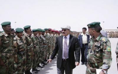 Almotamar Net - President Ali Abdullah Saleh, the Commander in Chief of the armed forces on Monday paid a visit to Republican Guard Armoured Brigade 14 Camp where he was received by its command. 