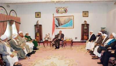 Almotamar Net - President Ali Abdullah Saleh met here on Tuesday with the scholars committee formed early in September as a reference for the national issues, including the national dialog.
