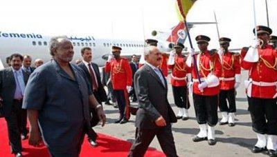 Almotamar Net - Djiboutian President Ismail Omar Guelleh and Eritrean President Isaias Afewerki arrived on Sunday in Aden governorate.