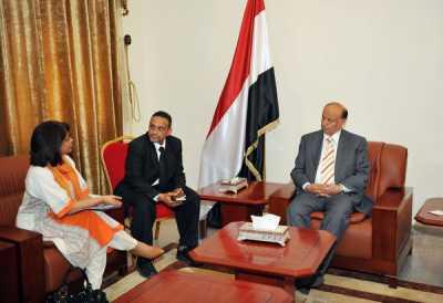 Almotamar Net - Sanaa- Yemen Vice President Abed Rabou Mansour Hadi on received in Sanaa on Sunday the Resident Representative of the UNDP in Yemen Pratibha Mehta. During the meeting there was discussion of the current situations in Yemen on different sides and the aid offered by the United Nations for alleviating suffering of the migrants from Zanjibar city and Jaar of Abyan province due to the confrontations there between the armed forces men and large groups of terrorist al-Qaeda organisation that attacked the area with the purpose of establishing Islamic Emirate. But the armed forces inflicted heavy losses on them in men and equipment and made them flee. The United Nations estimated the number of migrants at more than 30 thousands persons. 
