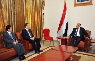 Almotamar Net -  Vice President Abdo Rabbo Mansour Hadi discussed here on Monday with Russian and Chinese ambassadors to Yemen the latest developments in the local arena.