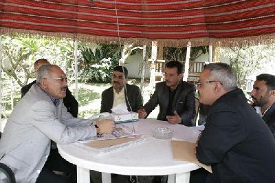 Almotamar Net - Sanaa  The leader of General Peoples Congress (GPC)  ,  Ali Abdullah Saleh received on  Tuesday the Chairman and members of National Conciliation Party (NCP) , political party, established recently. The( NCP ) is one of political national parties having new visions, concepts to participate to build  new modern Yemen.

     In the meeting, the GPCs Leader, Ali Abdullah Saleh congratulated the NCP  as a new party appeared in the political scene. Saleh confirmed that the GPC is ready to  coordinate and exchange thoughts ,concepts and visions in order to arrive to mutual national bases  with NPC to serve the national issues  such as  Unity of Yemen , democracy  and fighting  terrorism in Yemen.

      In his part, the NDCs Chairman praised  the national democratic role played by the Former President Ali Abdullah Saleh who has used his previous experience  to maintain Yemen Unity, save the  National Revelation  objectives and the great projects that has been achieved  . 