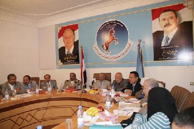 Almotamar Net - Sanaa-  The leader of General Peoples Congress ( GPC), Ali Abdullah Saleh chaired a meeting , here, in Sanaa  with officials of National Democratic Alliance Parties (NDAP).
The meeting discussed the latest political developments , particularly after the visit of United Nations Security Council to Yemen recently .In the meeting , both GPC and NDAP confirmed the commitment to go ahead to the table of National Dialogue Conference according to GCC initiative and its operational mechanism.

The meeting advocated the President Hadis decision related to the transition of power and the settlement process in Yemen to create the healthy atmosphere for the NDC.

In the same time . GPC and NDAP frowned the latest allegations done by some of officials in Joint Meeting Parties (JMP) who tried to allude the members of UN Security  Council and portray  that GPC & NDAP create some obstacles in the way of National Dialogue conference(NDC) while the truth is the ( JPC ) themselves  always create new conditions and obstacles that has been considered  that ( JPC )has no serious integrity to start dialogue but they try to complicate situation of holding the National  Dialogue  Conference . 