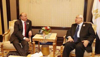 Almotamar Net - President Abdo Rabbo Mansour Hadi met here on Tuesday with Egyptian President Adly Mansour on the sideline of the 3rd Africa-Arab Summit kicked off in Kuwait. 