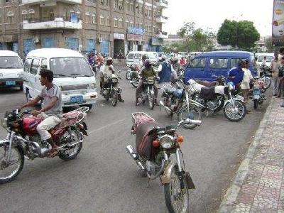 Almotamar Net - The Higher Security Committee has approved preventing the movement of motorcycles carrying armed men in the capital Sana’a as of November 28,2013.
