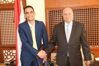Almotamar Net - President Abdo Rabbo Mansour Hadi met here on Wednesday with Farea Al- Muslimi, a Yemeni activist and writer, who has been selected by the Foreign Policy Magazine as one of the Top 100 Leading Global Thinkers of 2013. 
