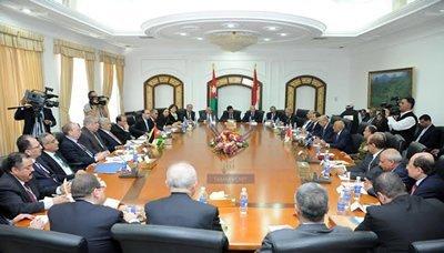 Almotamar Net - Yemen and Jordan signed here on Thursday 11 executive programs of cooperation.

The programs were signed at the conclusion of the meeting of the 14th session of the Yemeni-Jordanian Higher Joint Committee, which was co-chaired by Yemeni Prime Minister Mohammed Salem Basindwa and Jordanian counterpart Abdullah al-Nasour.
