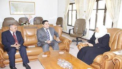 Almotamar Net - Minister of Social Affairs and Labor Amat Razzaq Hummad and senior expert at Silatech Anas Darwish reviewed here on Sunday the technical measures required to receive and hire Yemeni workers in Qatars labor market.