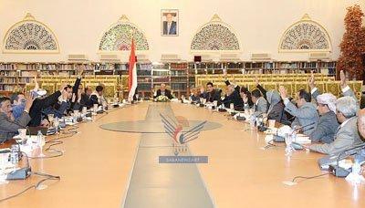 Almotamar Net - 
A meeting of the region determination committee chaired by President Abdo Rabbu Mansour Hadi approved on Monday the transformation of Yemen to a six-region federation. 

According to the new structure, the region of Hadramout will include al-Mahra, Hadramout, Shabwa and Soctora, and al-Mukla will be its capital.
